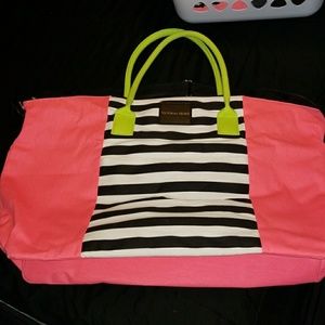 VS huge duffel bag